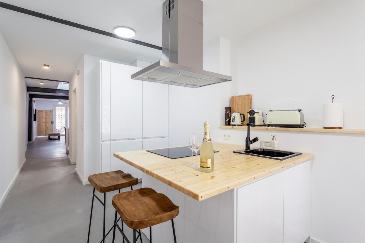 Three Floor House With Terrace Villa บาเลนเซีย ภายนอก รูปภาพ