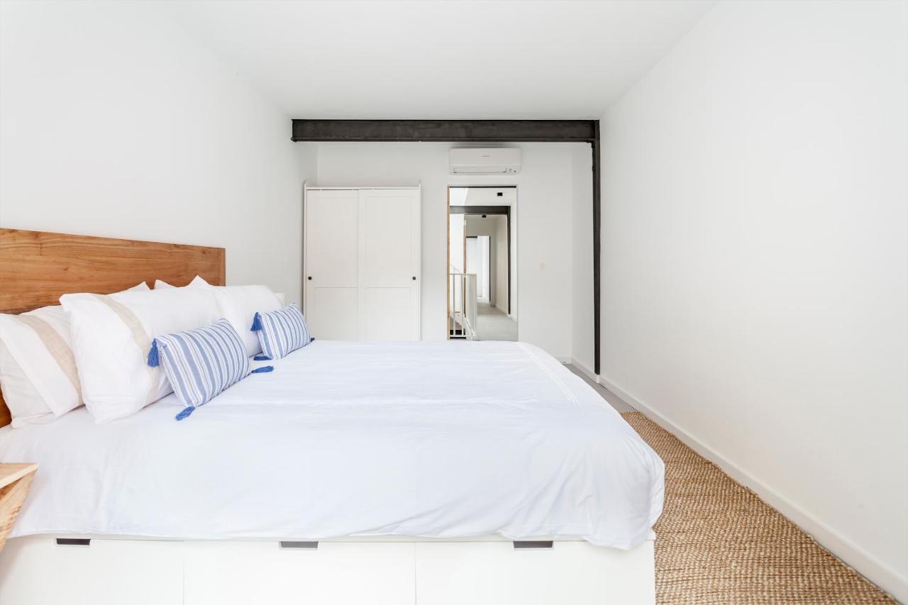 Three Floor House With Terrace Villa บาเลนเซีย ภายนอก รูปภาพ